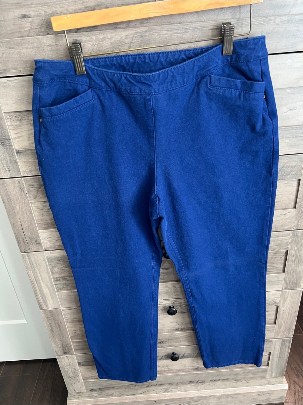 Chico's Royal Blue Pull-On Capri Pants